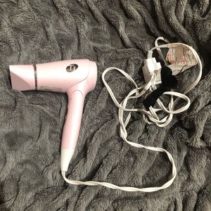 Blow dryer
